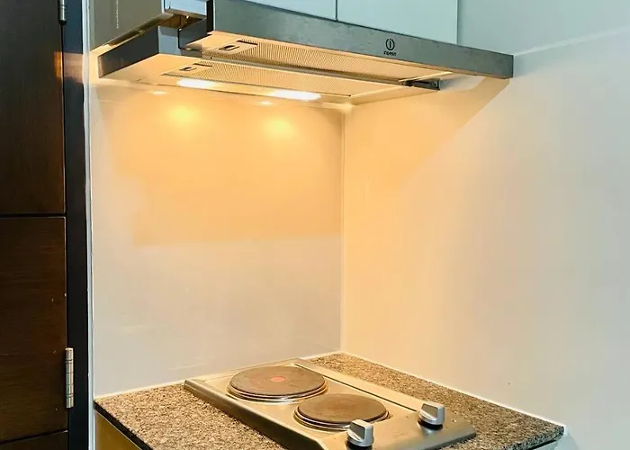 Apartment Thompson - 2 Beds, One Uptown Residences 28f A - Xbox & Netflix Manila
